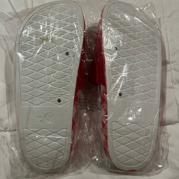 Pizza Hut Slides, Mens 11, New/Unopened; Limited run streetwear collection - Picture 5 of 5